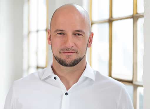 Thomas-kuehnlenz-4talents-headhunter-hamburg headhunter-hamburg-personalberatung-personalberater-digital-sales
